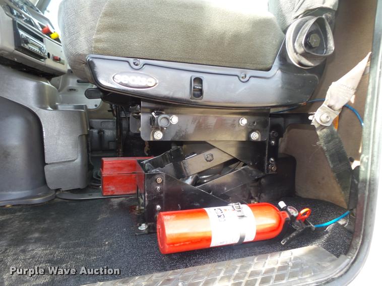 image for item L4231 1998 Ford AT9513 Aeromax 113 semi truck