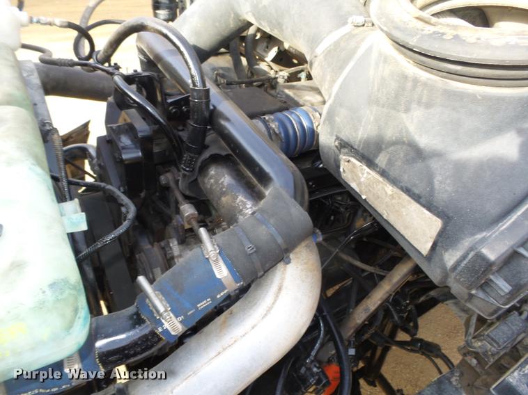 image for item L4231 1998 Ford AT9513 Aeromax 113 semi truck