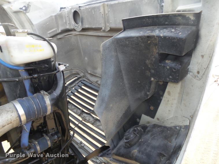 image for item L4231 1998 Ford AT9513 Aeromax 113 semi truck