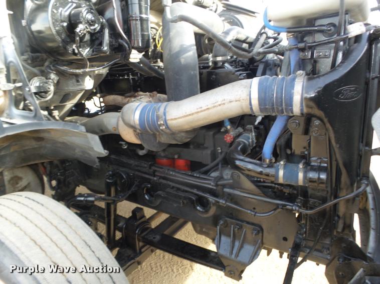 image for item L4231 1998 Ford AT9513 Aeromax 113 semi truck