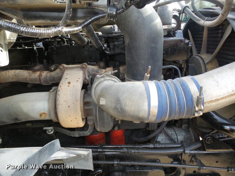 image for item L4231 1998 Ford AT9513 Aeromax 113 semi truck