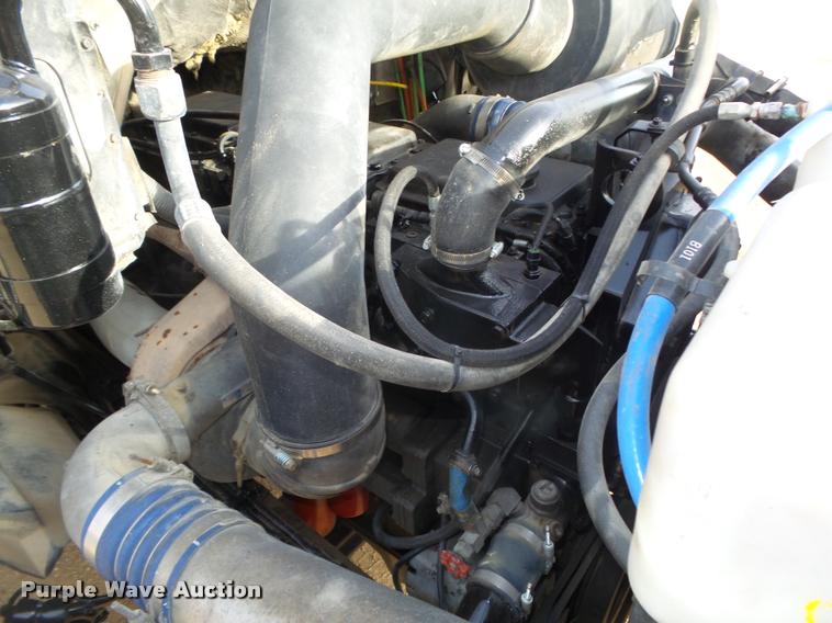 image for item L4231 1998 Ford AT9513 Aeromax 113 semi truck