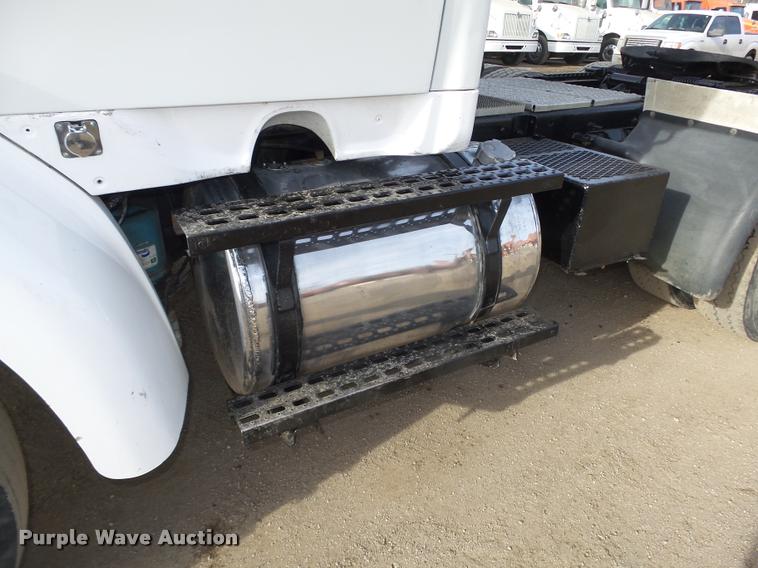 image for item L4231 1998 Ford AT9513 Aeromax 113 semi truck