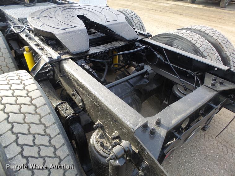 image for item L4231 1998 Ford AT9513 Aeromax 113 semi truck