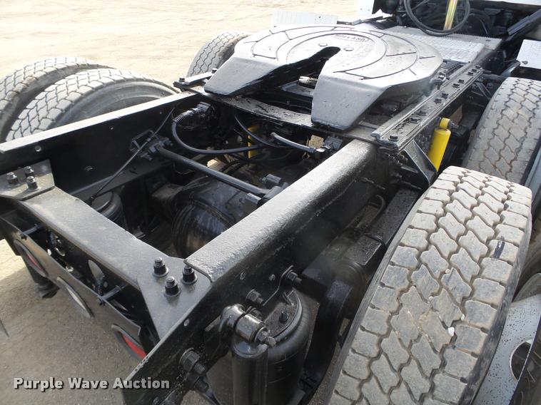 image for item L4231 1998 Ford AT9513 Aeromax 113 semi truck