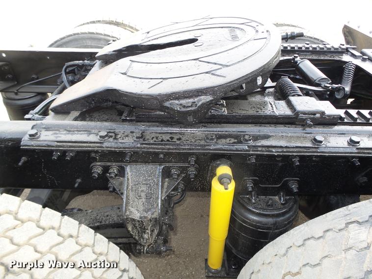 image for item L4231 1998 Ford AT9513 Aeromax 113 semi truck