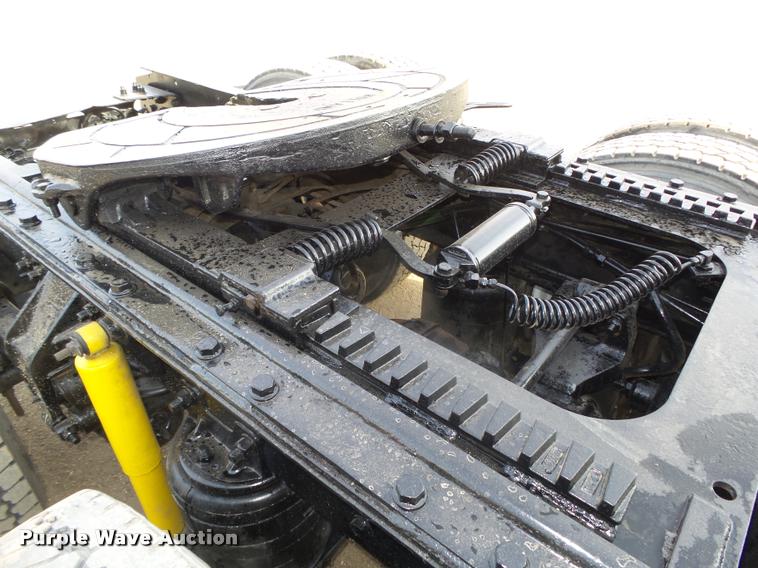 image for item L4231 1998 Ford AT9513 Aeromax 113 semi truck