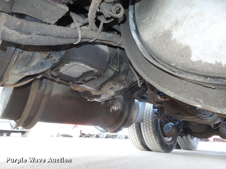 image for item L4231 1998 Ford AT9513 Aeromax 113 semi truck