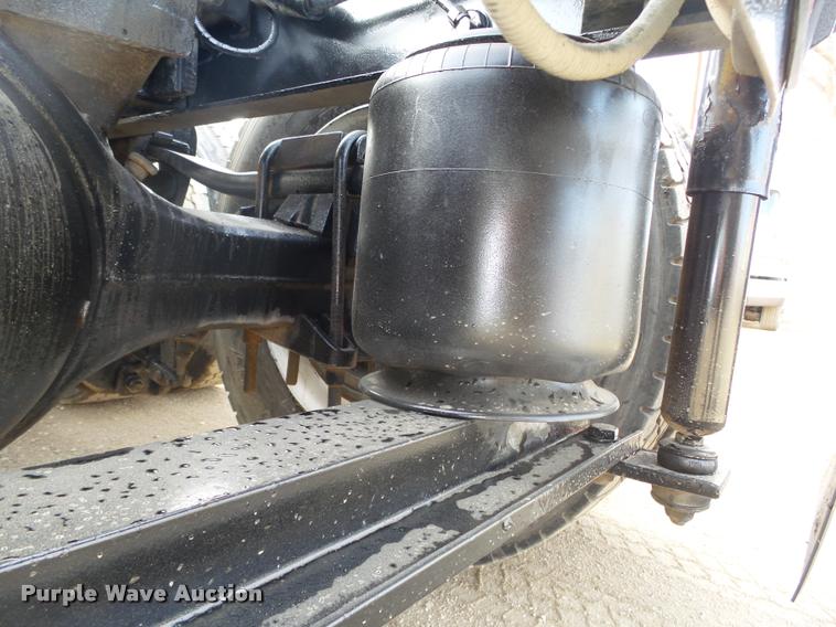 image for item L4231 1998 Ford AT9513 Aeromax 113 semi truck