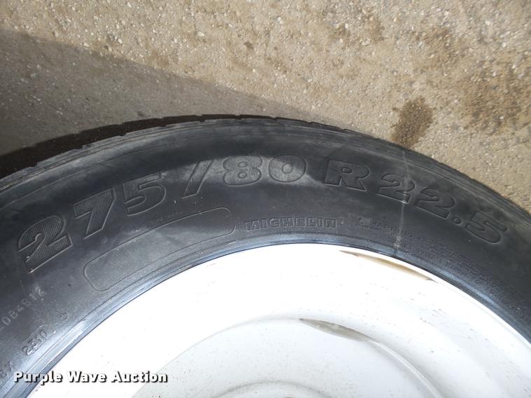 image for item L4231 1998 Ford AT9513 Aeromax 113 semi truck