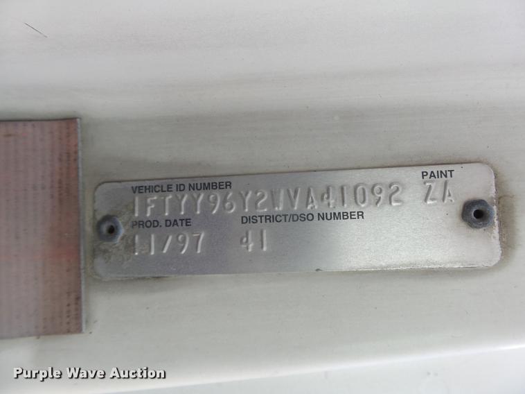 image for item L4231 1998 Ford AT9513 Aeromax 113 semi truck