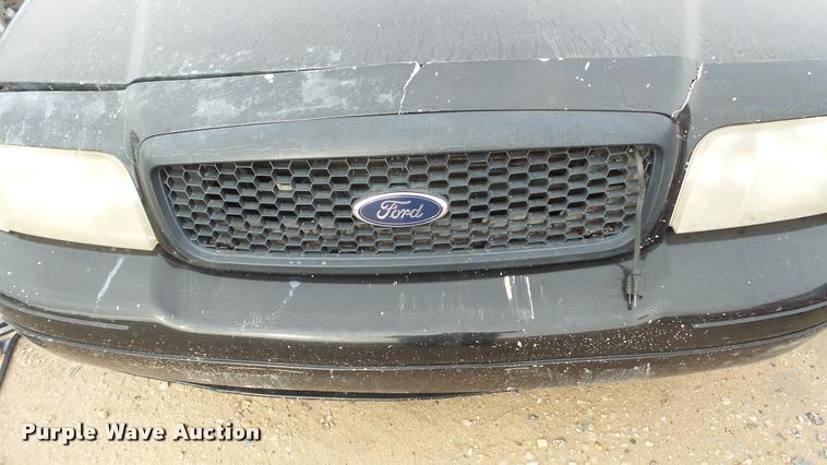 image for item DA2121 2003 Ford Crown Victoria Police Interceptor