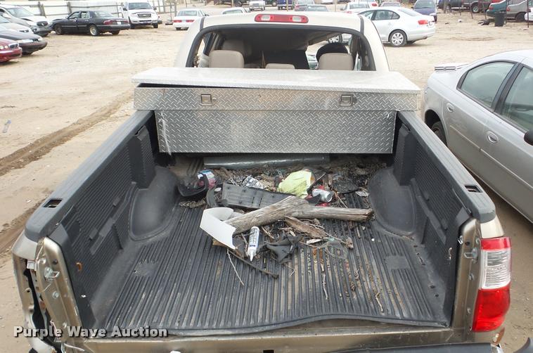 image for item DA2122 2004 Toyota Tundra SR5 Double Cab pickup truck
