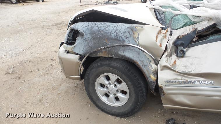 image for item DA2122 2004 Toyota Tundra SR5 Double Cab pickup truck