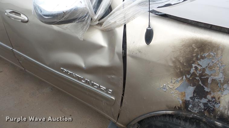 image for item DA2122 2004 Toyota Tundra SR5 Double Cab pickup truck