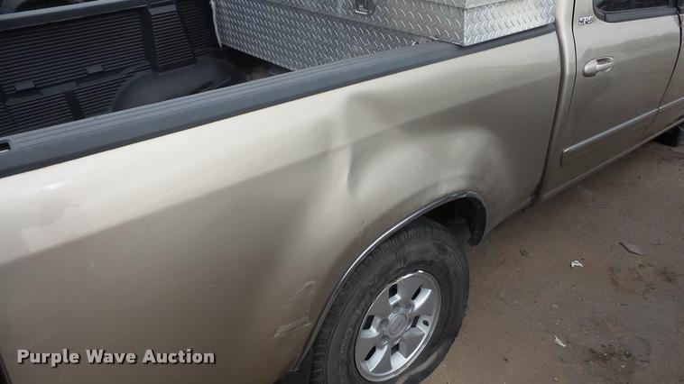 image for item DA2122 2004 Toyota Tundra SR5 Double Cab pickup truck