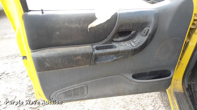 image for item DA2126 2003 Ford Ranger pickup truck