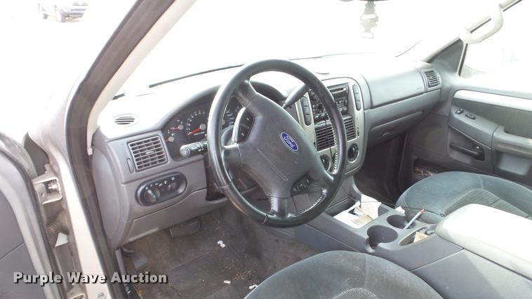 image for item DA2130 2003 Ford Explorer SUV