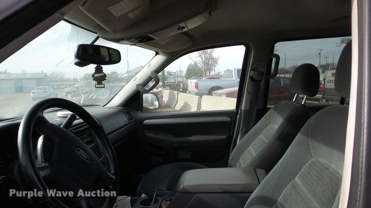 image for item DA2130 2003 Ford Explorer SUV