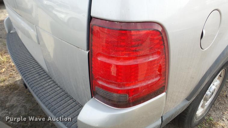 image for item DA2130 2003 Ford Explorer SUV