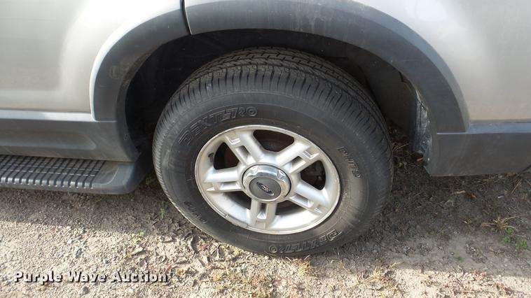 image for item DA2130 2003 Ford Explorer SUV