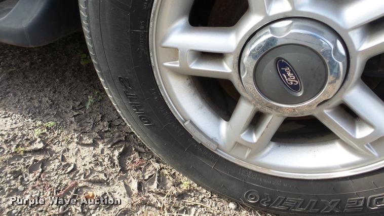 image for item DA2130 2003 Ford Explorer SUV