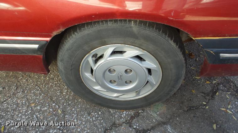 image for item DA2139 1990 Ford Tempo