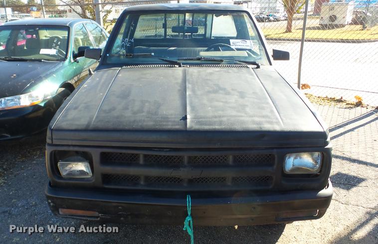 image for item DA2140 1987 Chevrolet S10 pickup truck