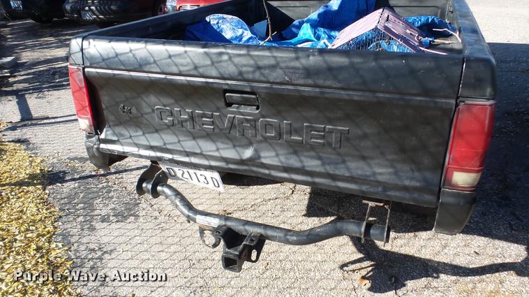 image for item DA2140 1987 Chevrolet S10 pickup truck