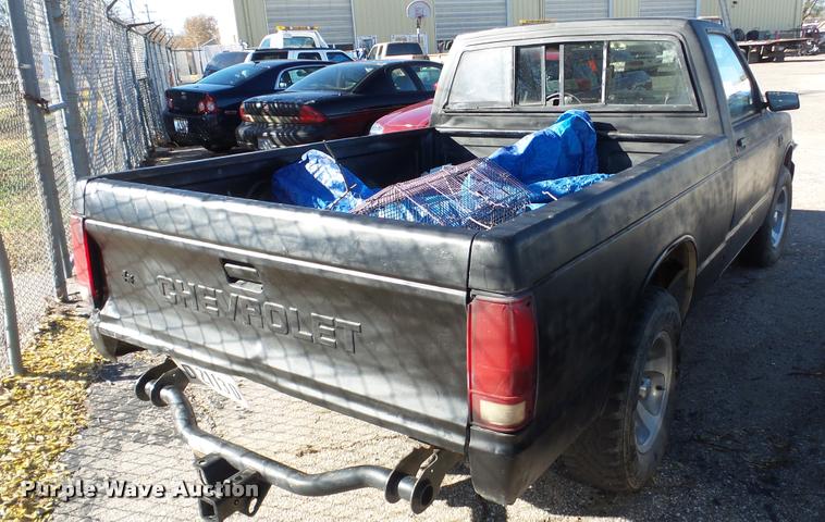 image for item DA2140 1987 Chevrolet S10 pickup truck