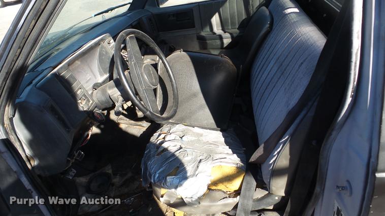 image for item DA2140 1987 Chevrolet S10 pickup truck