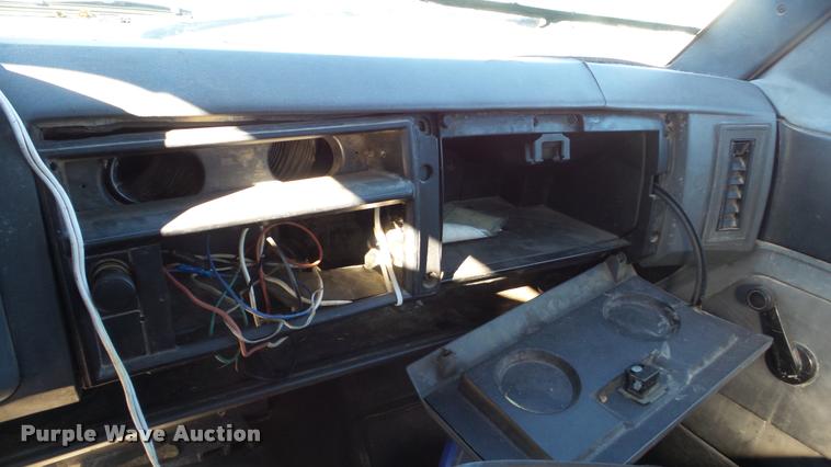 image for item DA2140 1987 Chevrolet S10 pickup truck