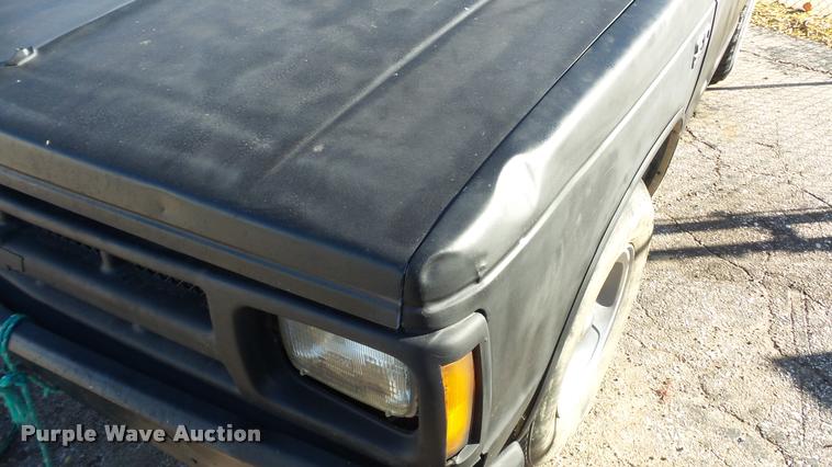 image for item DA2140 1987 Chevrolet S10 pickup truck