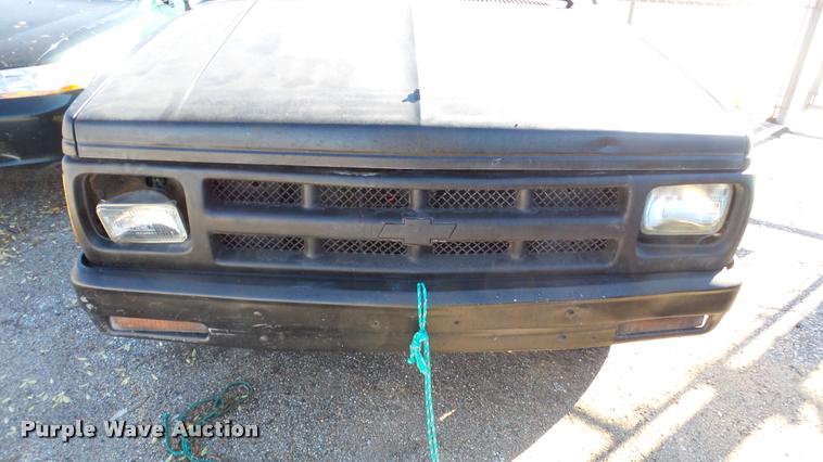 image for item DA2140 1987 Chevrolet S10 pickup truck