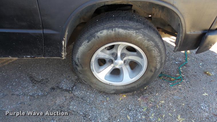 image for item DA2140 1987 Chevrolet S10 pickup truck