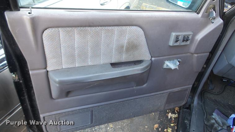 image for item DA2147 1995 Dodge Dakota Club Cab pickup truck