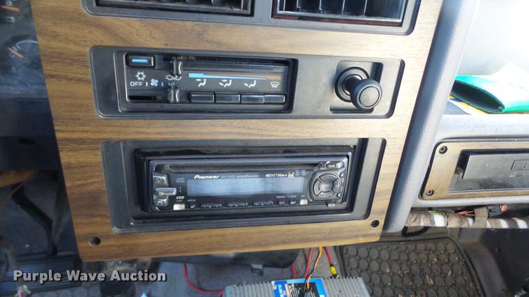 image for item DA2147 1995 Dodge Dakota Club Cab pickup truck