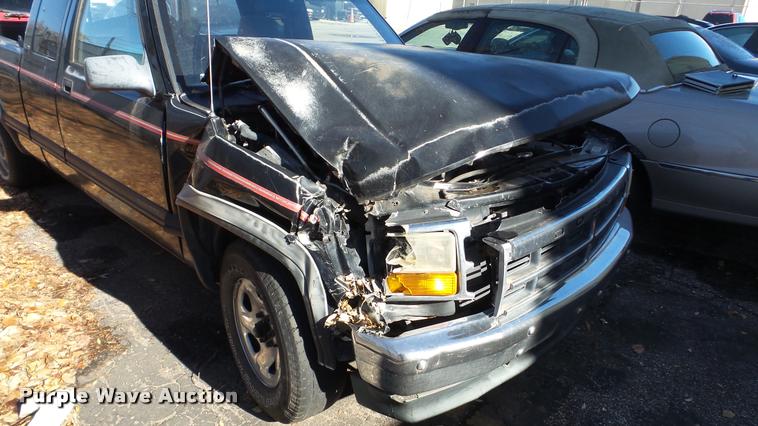 image for item DA2147 1995 Dodge Dakota Club Cab pickup truck