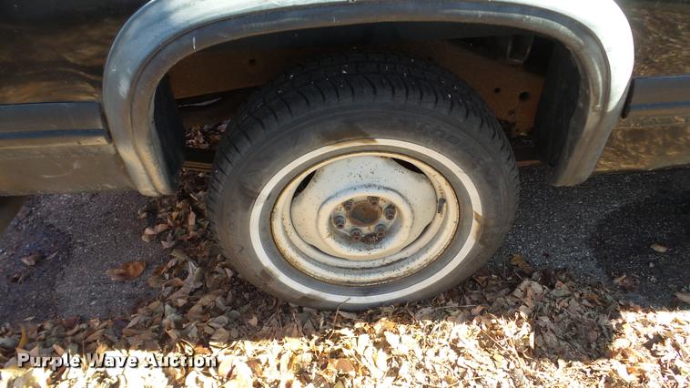 image for item DA2147 1995 Dodge Dakota Club Cab pickup truck