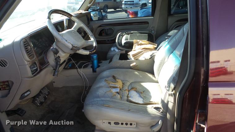 image for item DA2148 1999 Cadillac Escalade SUV