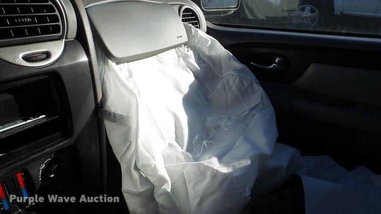 image for item DA2156 2005 GMC Envoy SUV