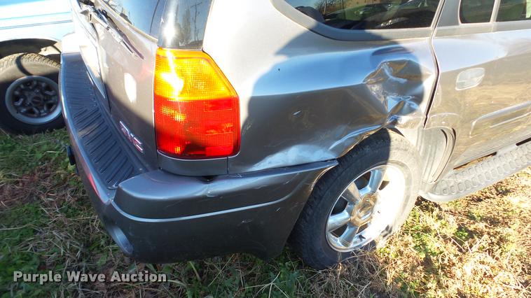 image for item DA2156 2005 GMC Envoy SUV