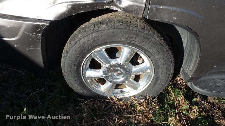 image for item DA2156 2005 GMC Envoy SUV