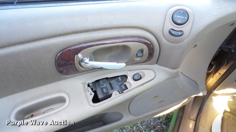 image for item DA2158 2002 Chrysler Concorde