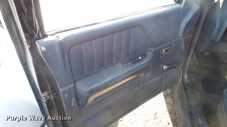 image for item DA2170 1990 Dodge Dakota compact pickup truck