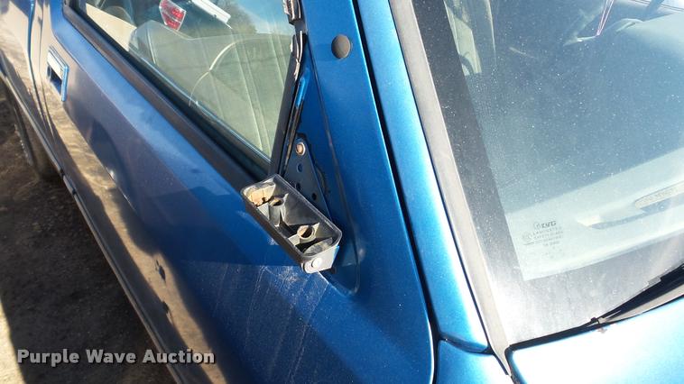 image for item DA2170 1990 Dodge Dakota compact pickup truck