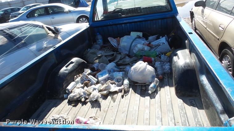 image for item DA2170 1990 Dodge Dakota compact pickup truck