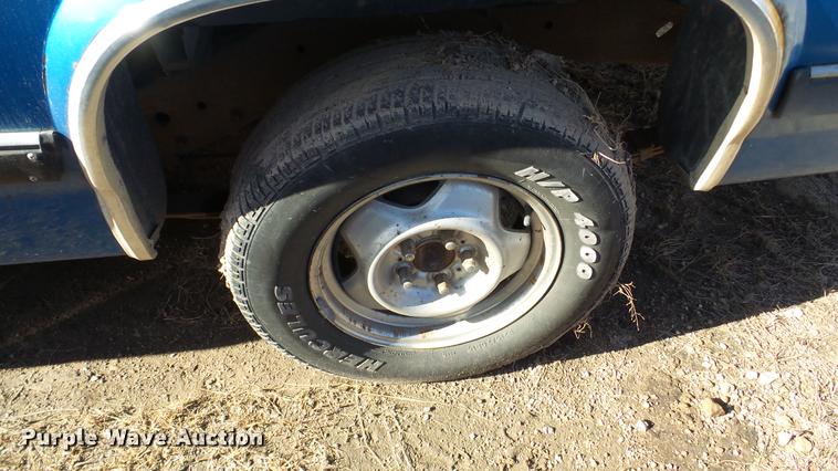 image for item DA2170 1990 Dodge Dakota compact pickup truck