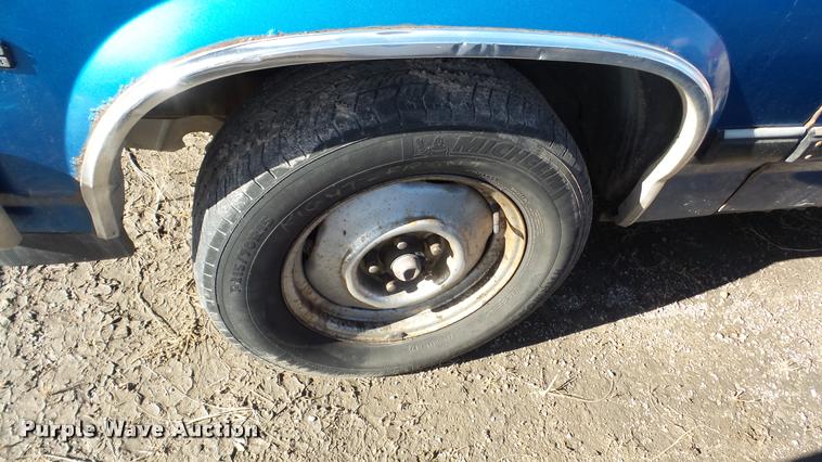 image for item DA2170 1990 Dodge Dakota compact pickup truck