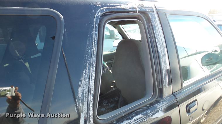 image for item DA2171 1990 Ford Explorer SUV